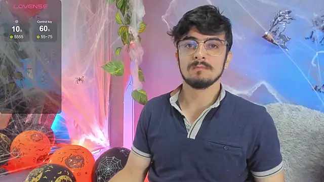 AaronFuentes7 online show from October 2025 06:43:01 PM