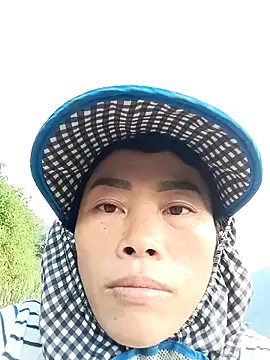 CoMay003 online show from October 2025 09:53:01 AM