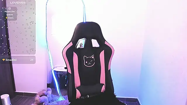 samiacooper25 online show from October 2025 11:00:02 AM