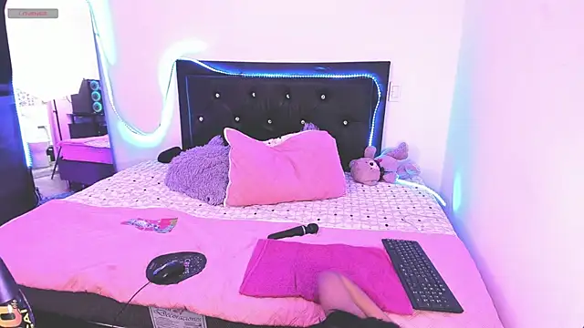 samiacooper25 online show from November 2025 05:40:02 AM