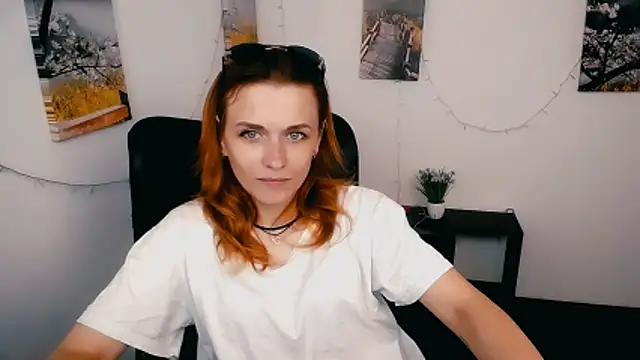 Snapshot of PeppyMia chatting on June 2026 06:56:02 AM PeppyMia online show from June 2026 06:56:02 AM