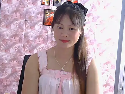 Snapshot of Sisi_dy01 chatting on October 2025 12:13:02 PM Sisi dy01 online show from October 2025 12:13:02 PM