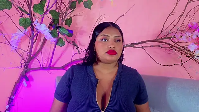 Cristal hott1 online show from February 2026 08:10:01 PM