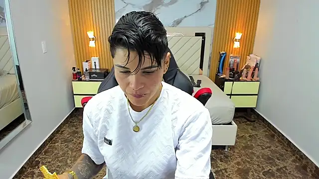 KAROLLJONES1 online show from October 2025 02:53:02 AM