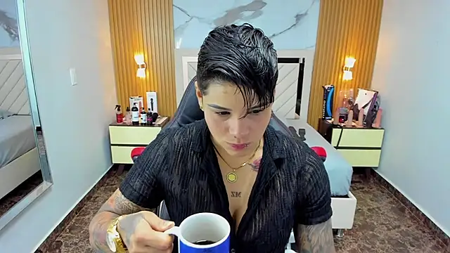 KAROLLJONES1 online show from October 2025 10:53:02 PM