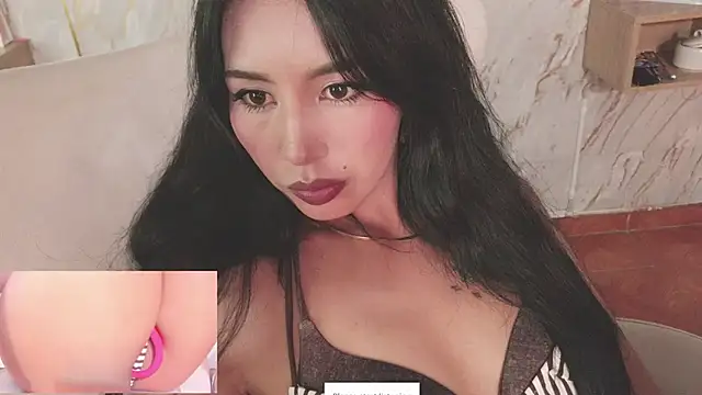 Miss Charlottet online show from March 2026 11:41:01 PM