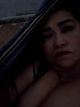 Snapshot of linda_luna29 chatting on November 2025 09:48:02 PM linda luna29 online show from November 2025 09:48:02 PM