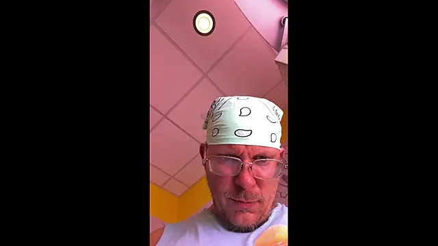 Snapshot of Pussyismyfavoritetaste chatting on February 2026 01:23:01 AM Pussyismyfavoritetaste online show from February 2026 01:23:01 AM