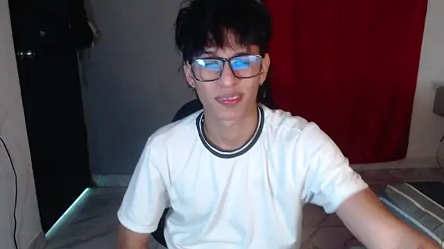 Snapshot of sung_yol chatting on October 2025 05:15:02 AM sung yol online show from October 2025 05:15:02 AM