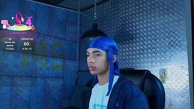 Snapshot of AlanCutee chatting on October 2025 12:20:01 PM AlanCutee online show from October 2025 12:20:01 PM