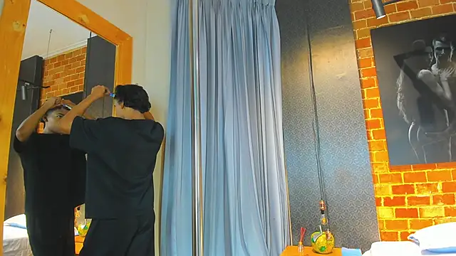 Snapshot of AlanCutee chatting on November 2025 11:36:02 AM AlanCutee online show from November 2025 11:36:02 AM