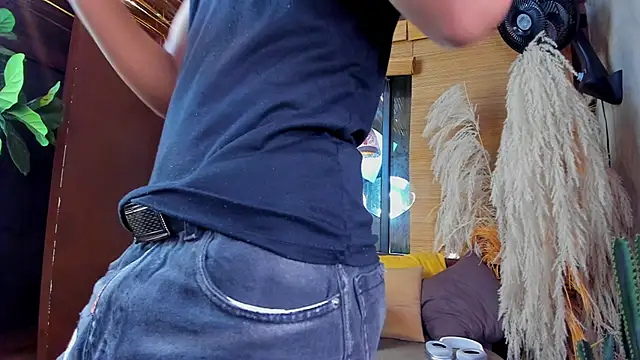 Snapshot of AlanCutee chatting on November 2025 11:46:02 AM AlanCutee online show from November 2025 11:46:02 AM