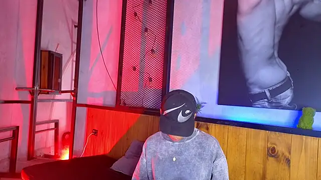 AlanCutee online show from March 2026 12:01:02 PM