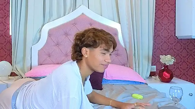AlanCutee online show from May 2026 06:09:01 PM