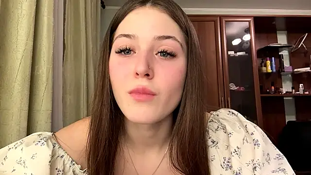 Snapshot of Adel_strongwoman chatting on February 2026 06:13:01 PM Adel strongwoman online show from February 2026 06:13:01 PM