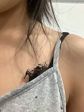    Lily    online show from April 2026 07:49:01 AM