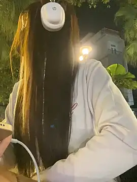   BabyShowPublic   online show from April 2026 01:30:01 PM