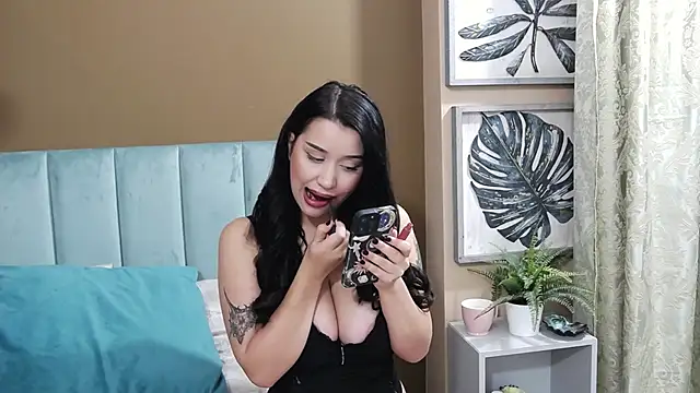 SophieSkyess online show from October 2025 01:23:01 PM