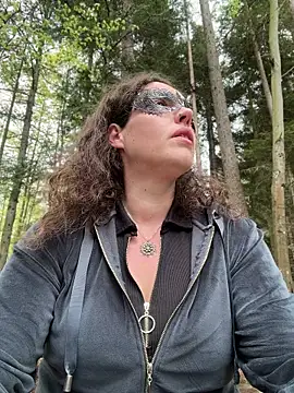 Nadja Noir online show from April 2026 12:15:02 PM