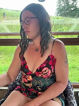 Nadja Noir online show from June 2026 03:47:01 PM