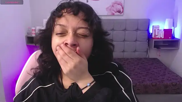 LadyWawy online show from September 2025 01:27:01 PM