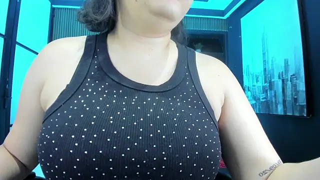 Snapshot of SamaraAnders_ chatting on June 2026 05:23:02 AM SamaraAnders online show from June 2026 05:23:02 AM