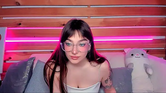 Emily Tylerr online show from September 2025 01:31:02 AM