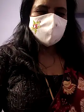 mallu-lover online show from November 2025 12:33:01 AM