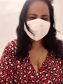 mallu-lover online show from December 2025 05:09:01 PM