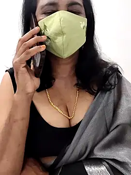 mallu-lover online show from January 2026 01:37:02 PM