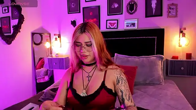 pinkk deemon online show from March 2026 12:54:01 PM