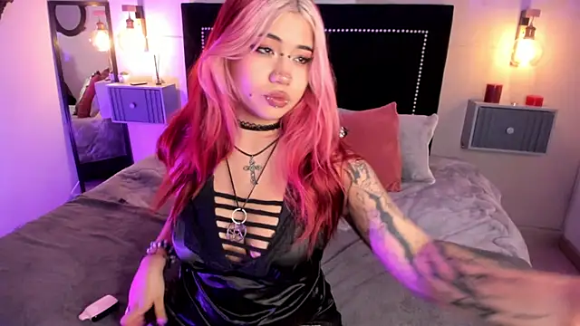 pinkk deemon online show from April 2026 01:27:01 PM