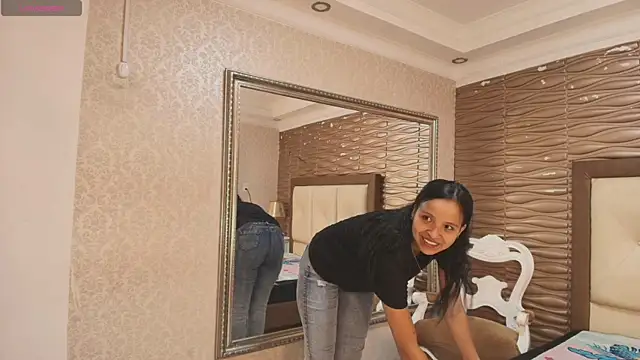 Miladiosa online show from March 2026 12:39:02 PM