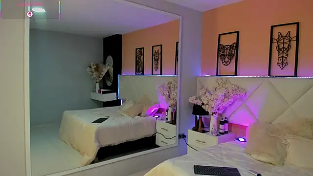 Snapshot of amy_miller1 chatting on October 2025 08:10:01 PM amy miller1 online show from October 2025 08:10:01 PM