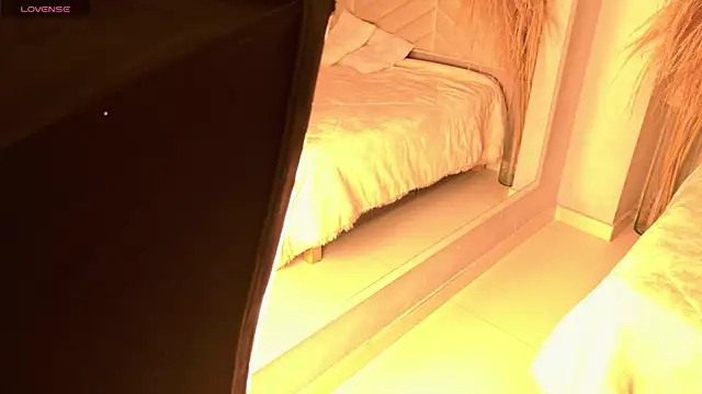 Snapshot of amy_miller1 chatting on November 2025 08:40:01 PM amy miller1 online show from November 2025 08:40:01 PM