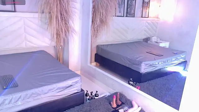 Snapshot of amy_miller1 chatting on November 2025 08:10:01 PM amy miller1 online show from November 2025 08:10:01 PM