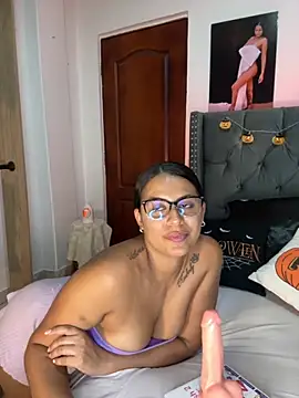 ema zoe online show from October 2025 12:09:01 AM