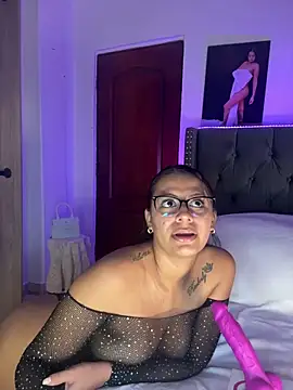 ema zoe online show from April 2026 12:02:01 AM