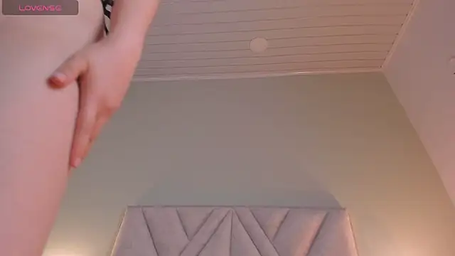 victoria becker  online show from February 2026 01:35:02 AM