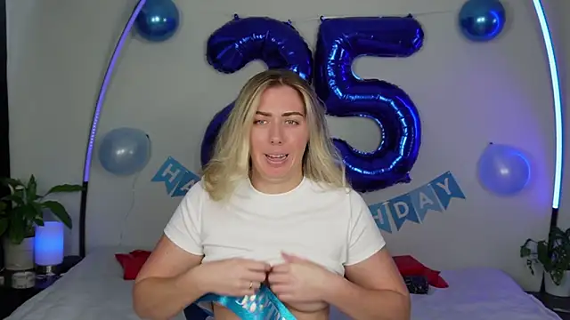 louiseberkeley online show from November 2025 04:12:01 AM