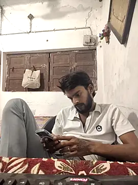 yashuuuu021 online show from October 2025 04:29:02 PM