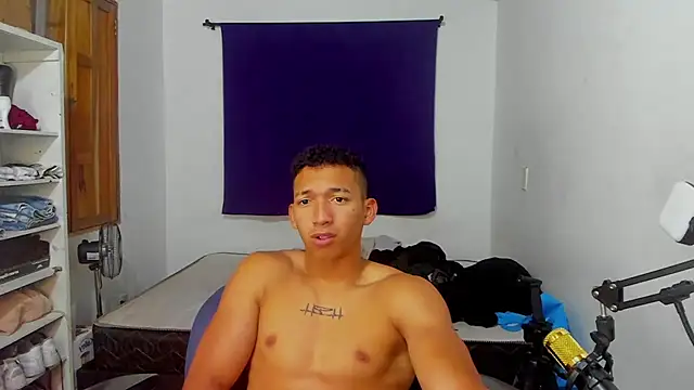 JuanchiT66 online show from October 2025 02:42:02 AM