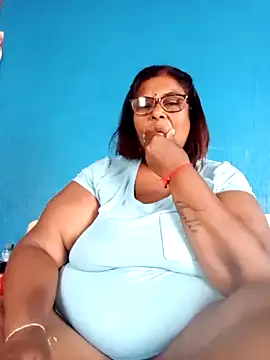 Snapshot of mileesha chatting on February 2025 08:42:02 AM mileesha online show from February 2025 08:42:02 AM