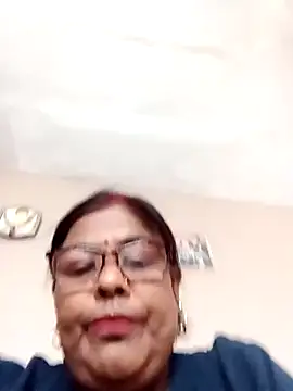 Snapshot of mileesha chatting on February 2025 08:39:01 AM mileesha online show from February 2025 08:39:01 AM
