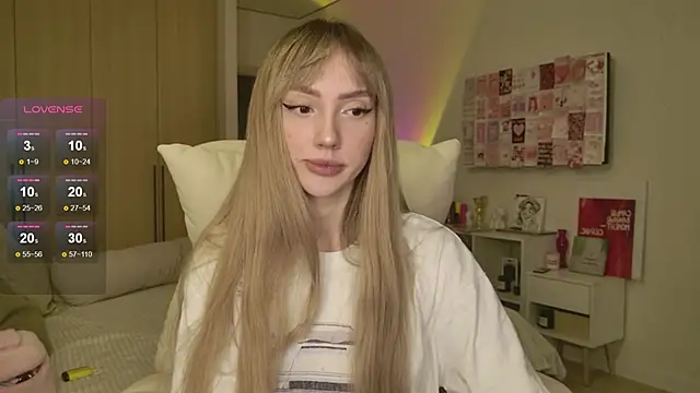 Lunainnk online show from February 2026 01:44:02 AM