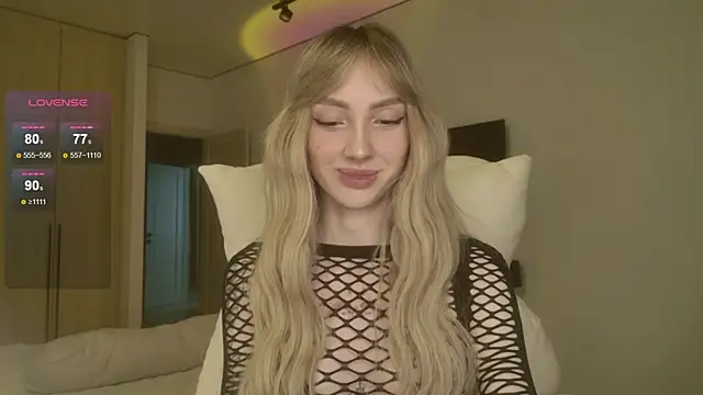Lunainnk online show from April 2026 01:56:02 AM