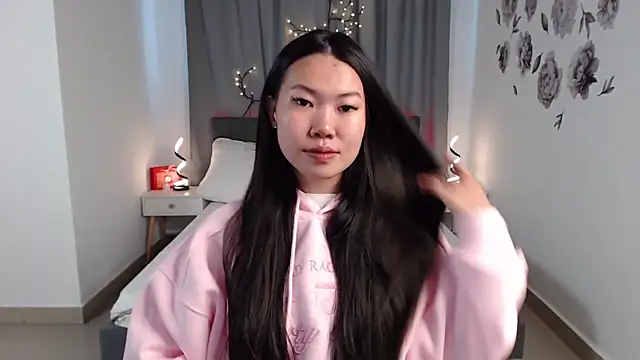 LunaPurrr online show from September 2025 11:04:01 PM