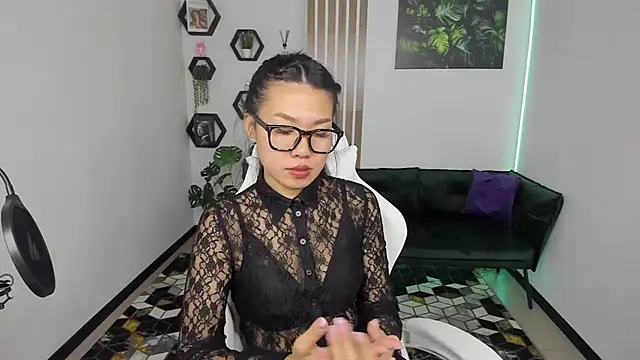 LunaPurrr online show from October 2025 03:40:01 AM