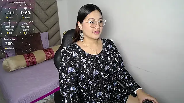 Snapshot of heluejamil chatting on November 2025 12:40:02 PM heluejamil online show from November 2025 12:40:02 PM