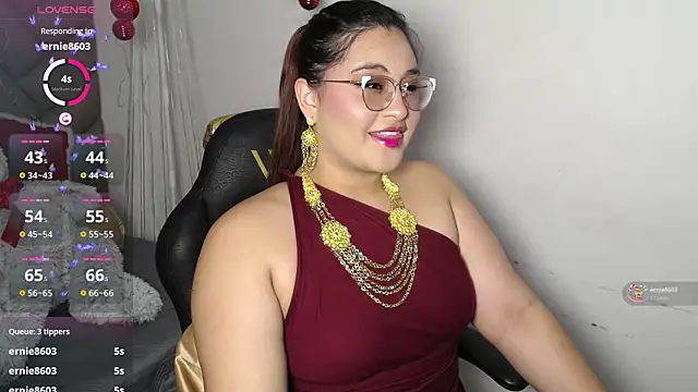 Snapshot of heluejamil chatting on November 2025 08:02:02 PM heluejamil online show from November 2025 08:02:02 PM